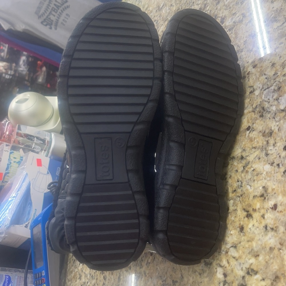 Boot - Picture 3 of 6